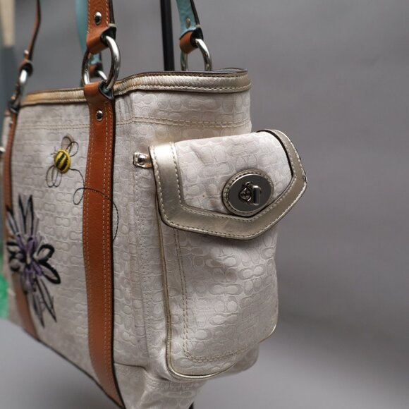 Coach 2006 Signature Bee Flower Tote - Picture 4 of 6